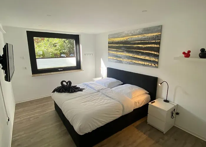 Moderne 2-Zimmer-Wohnung Mit Garten
