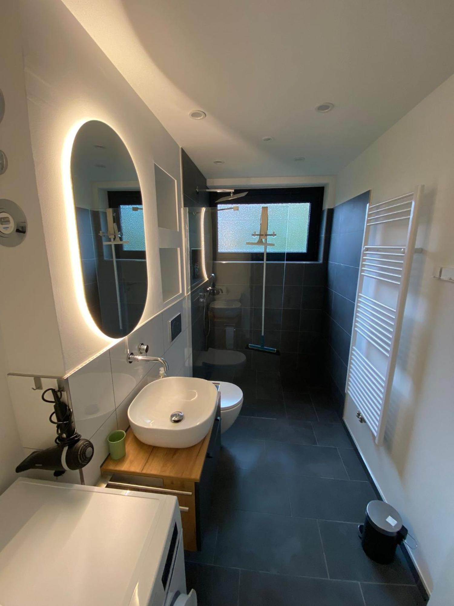 Apartment Moderne 2-zimmer-wohnung Mit Garten *