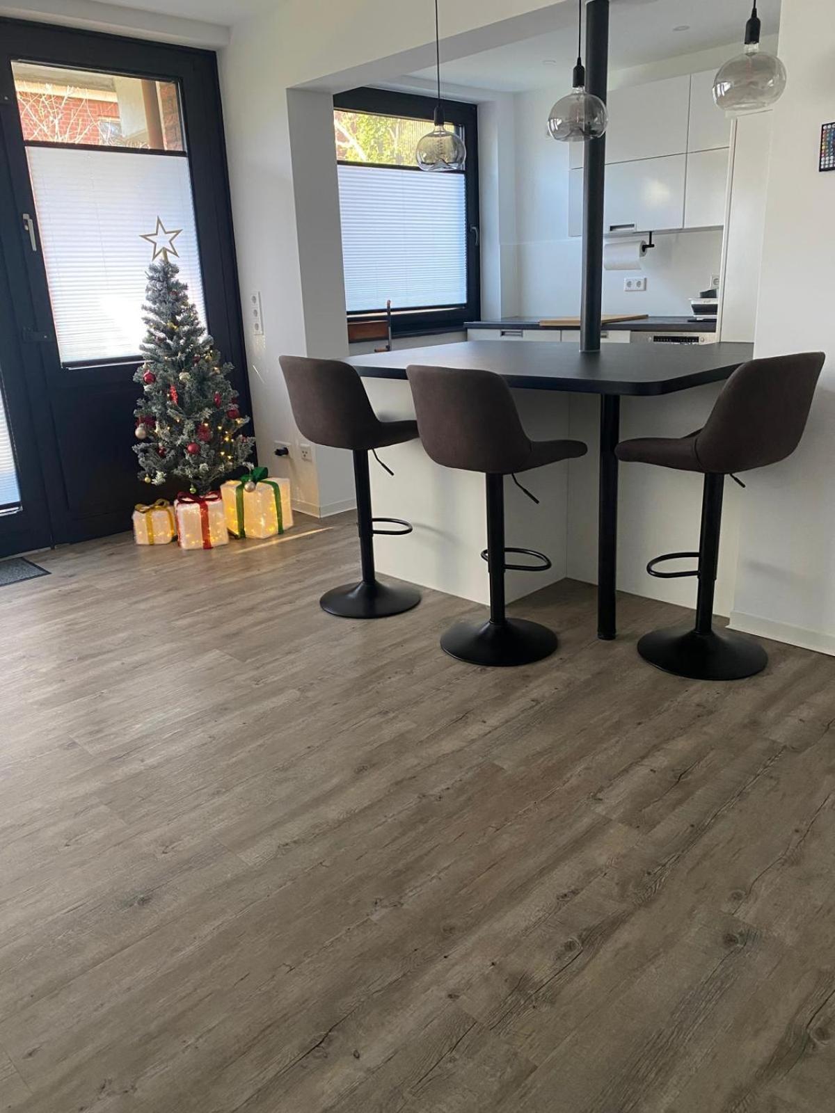 Moderne 2-zimmer-wohnung Mit Garten *